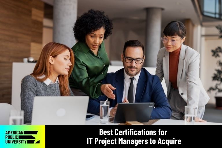certifications-for-it-managers IT Managers looking at laptop